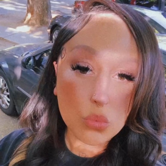 Meet your Posher, Gina - Picture 2 of 2